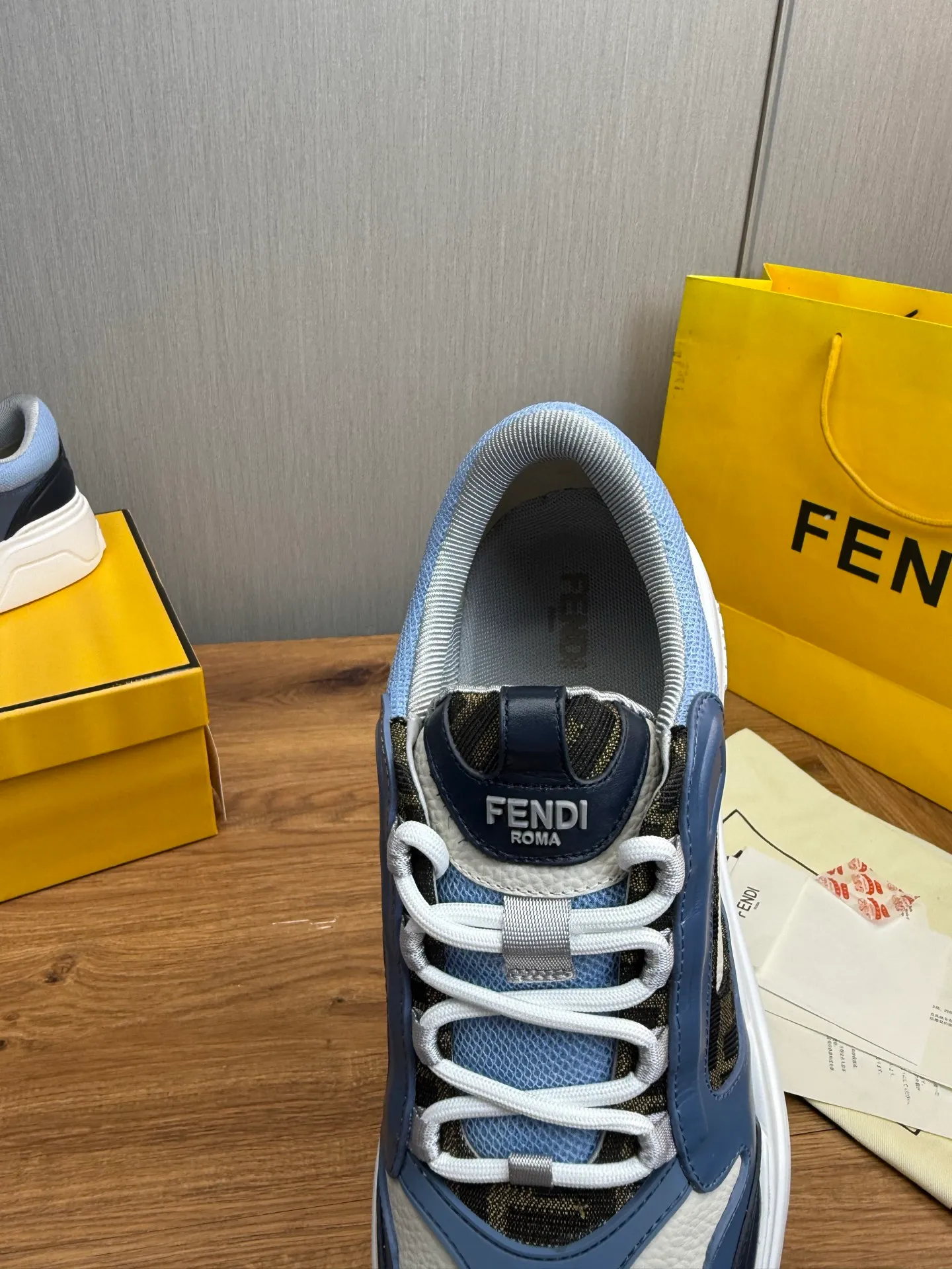 Men's shoes 💰780💰 Fendi (FENDI) men's model official website 1:1 replica ⬆️ The latest hot sale 🔥Original cowhide stitching - Comfortable mesh lining Original outsole ✅Ready stock 38-45 (38.45 non-refundable)